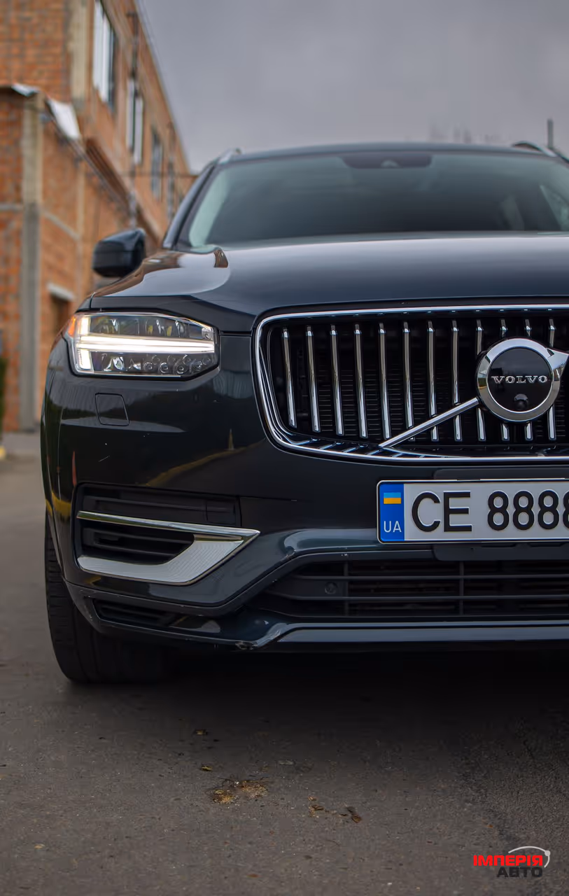 Volvo XC90 - фото 12