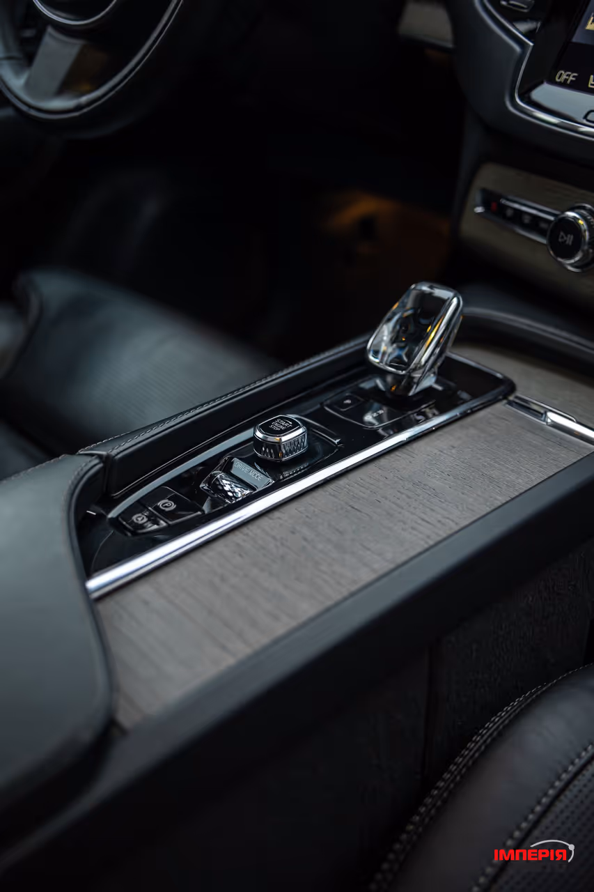 Volvo XC90 - фото 15
