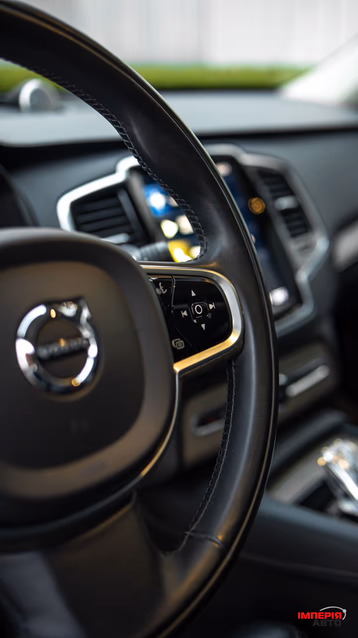 Volvo XC90 - фото 21