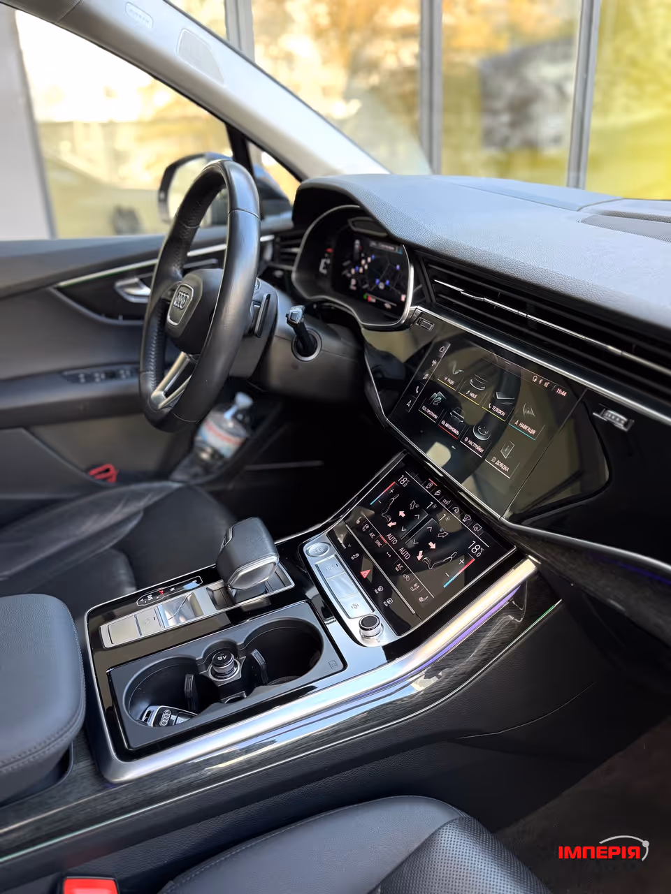 Audi Q7 - фото 11