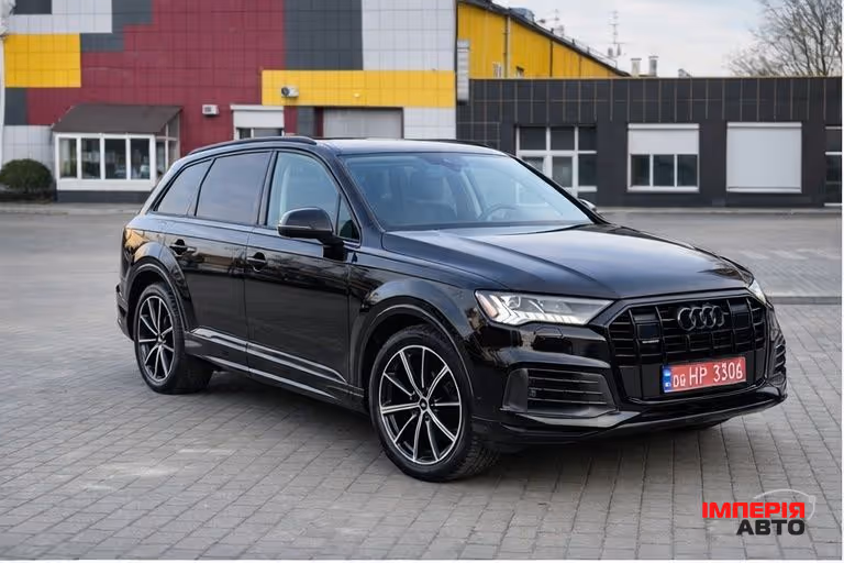 Audi Q7 - фото 1