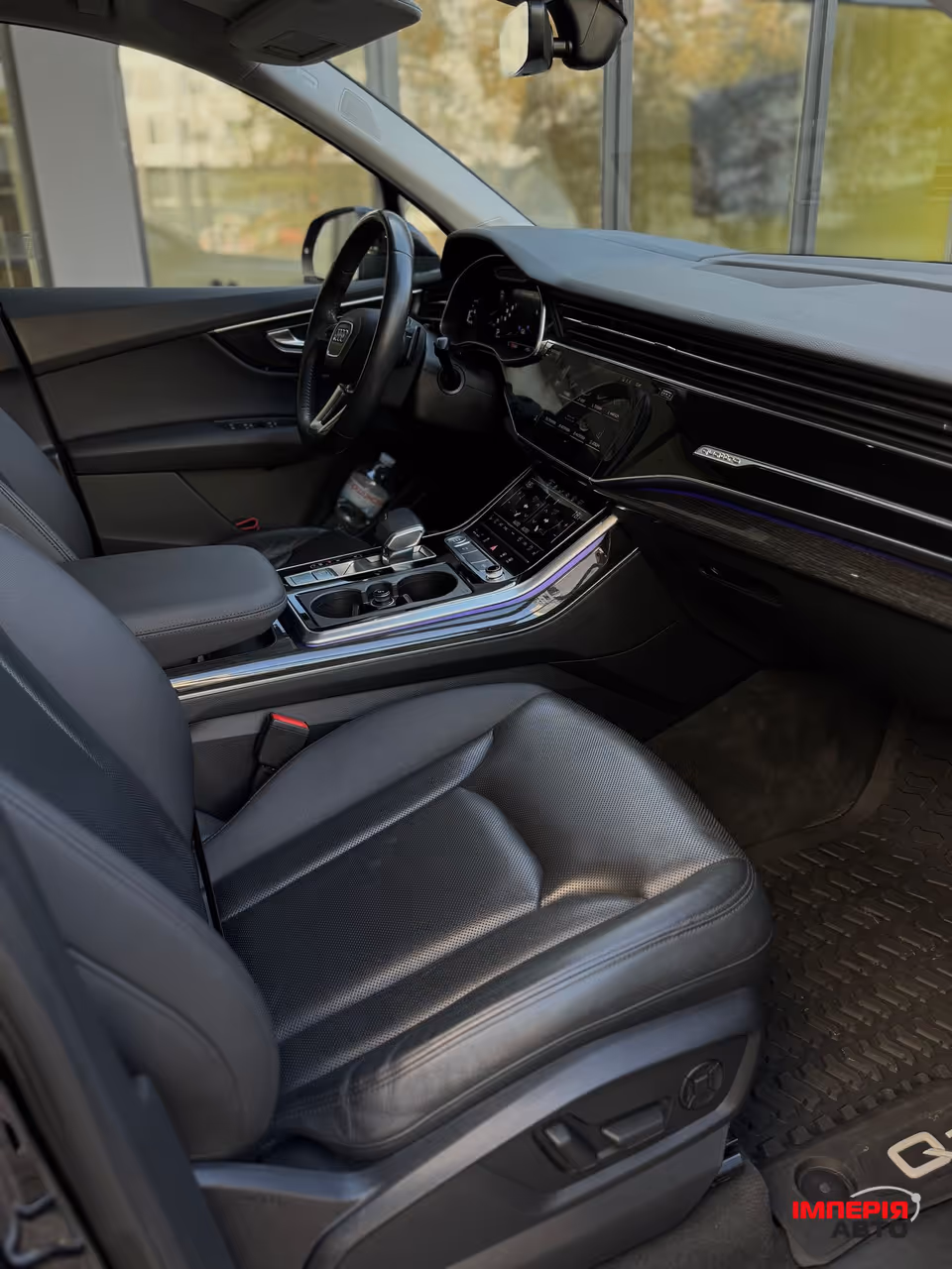 Audi Q7 - фото 10