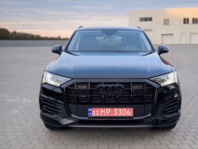 Audi Q7 - фото 3