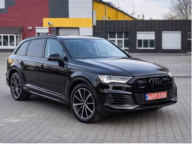 Audi Q7 - фото 1