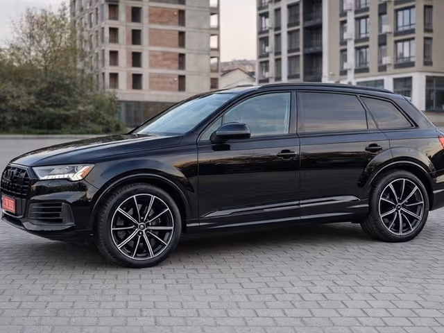 Audi Q7 - фото 4