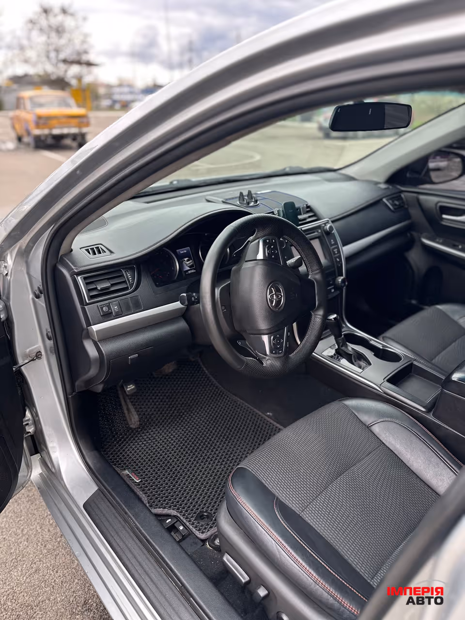 Toyota Camry - фото 12