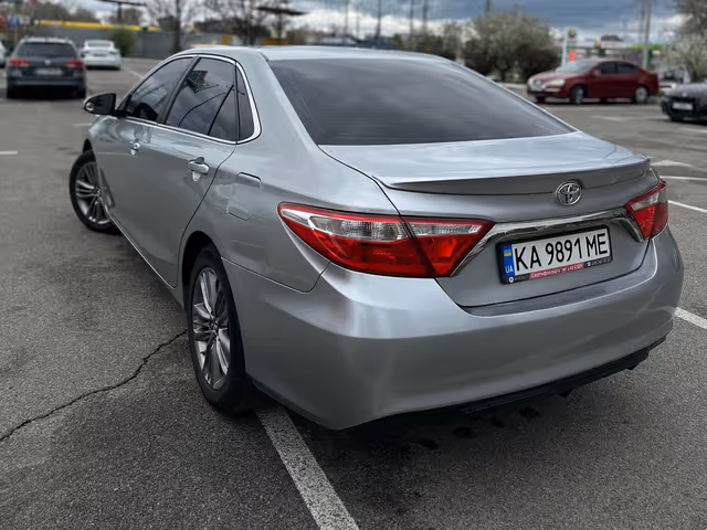 Toyota Camry - фото 4