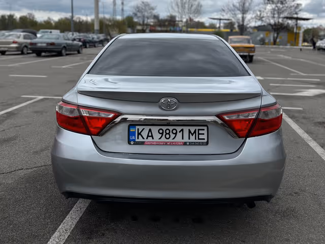Toyota Camry - фото 5