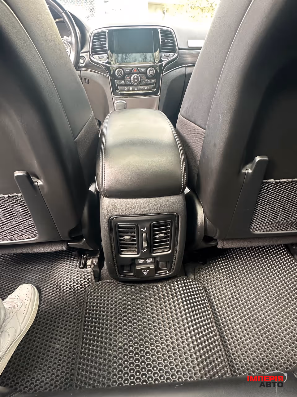 Jeep Grand Cherokee - фото 17