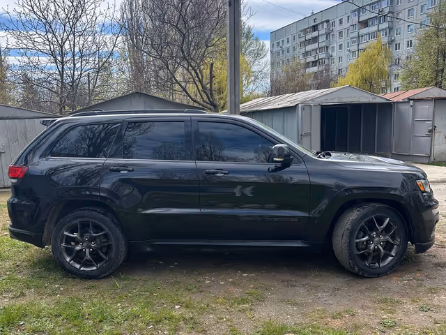 Jeep Grand Cherokee - фото 2