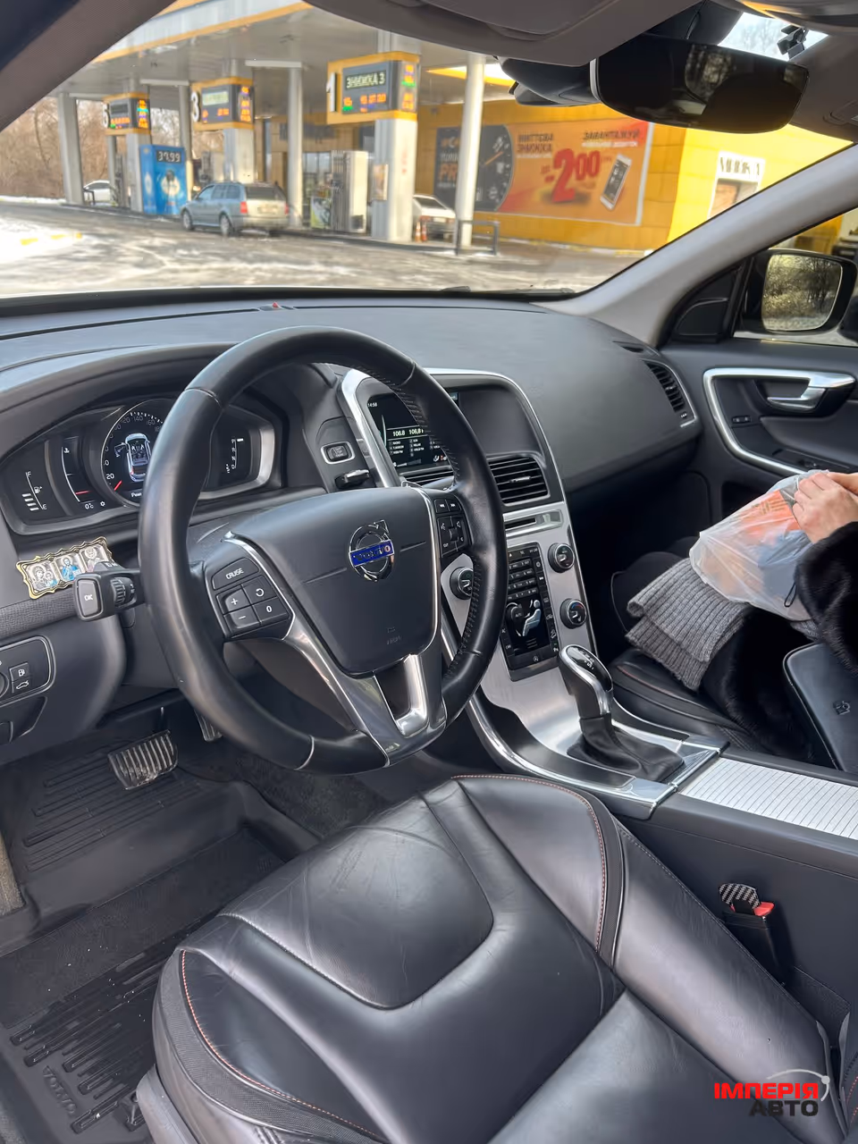 Volvo XC60 - фото 9