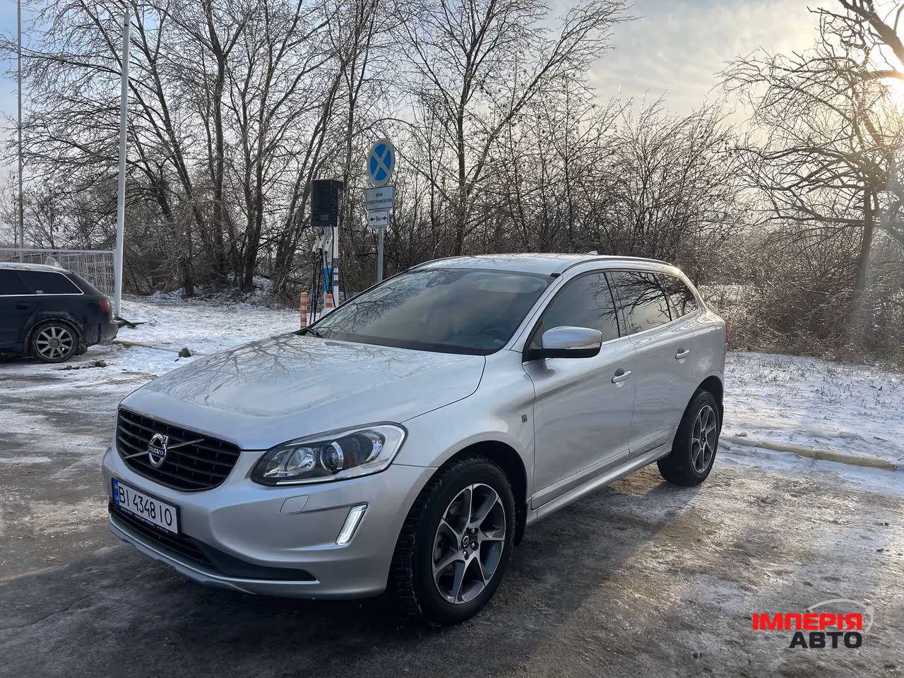 Volvo XC60 - фото 8