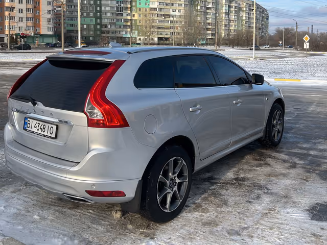 Volvo XC60 - фото 5