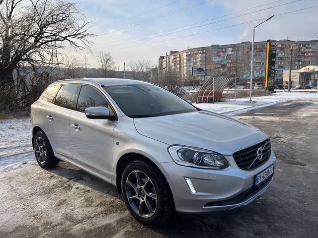 Volvo XC60 - фото 4
