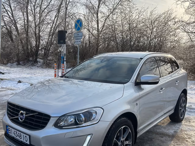 Volvo XC60 - фото 1