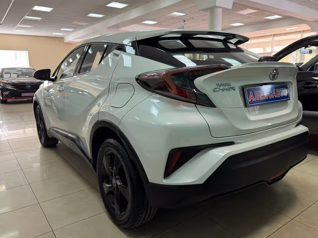 Toyota C-HR - фото 4