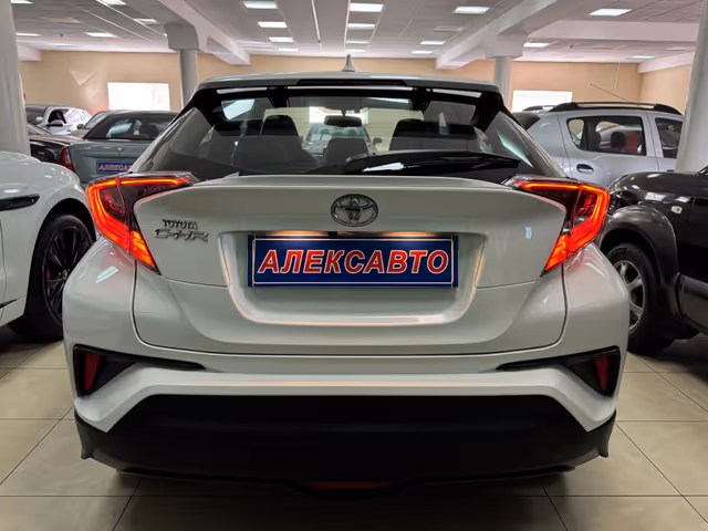 Toyota C-HR - фото 5