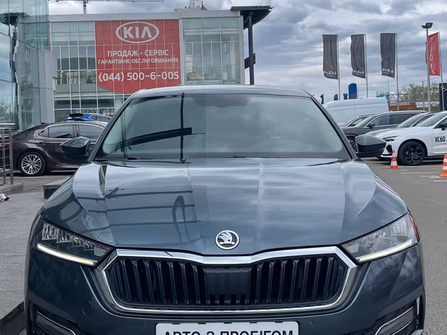 Skoda Octavia - фото 3