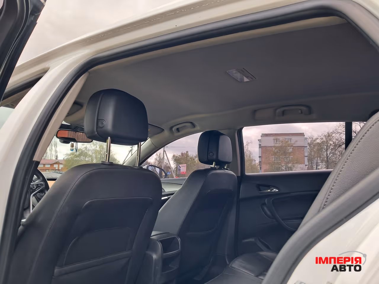 Opel Insignia - фото 12
