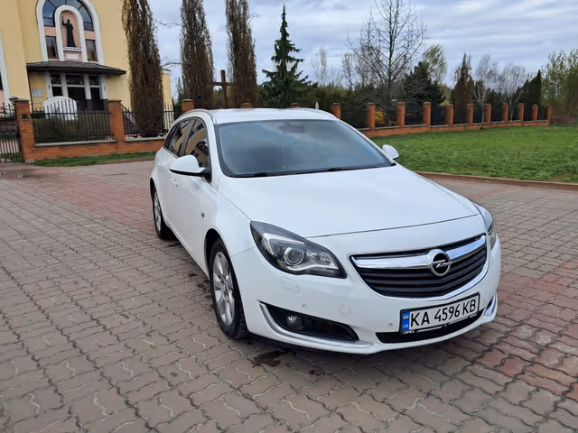 Opel Insignia - фото 1