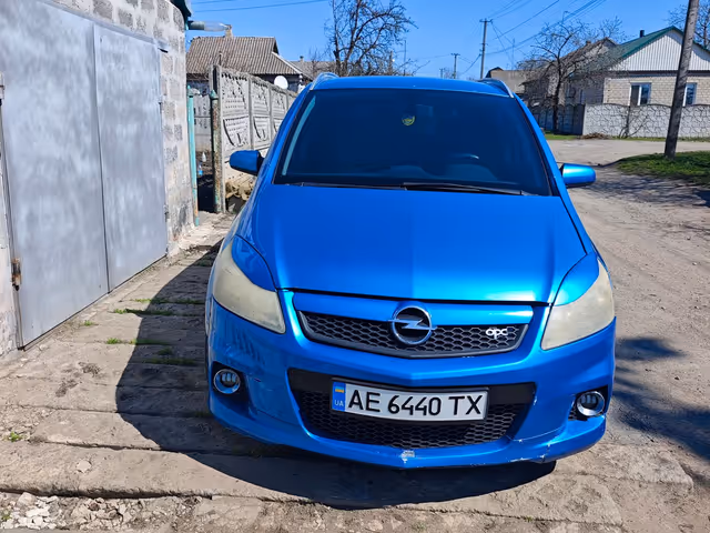 Opel Zafira OPC - фото 1