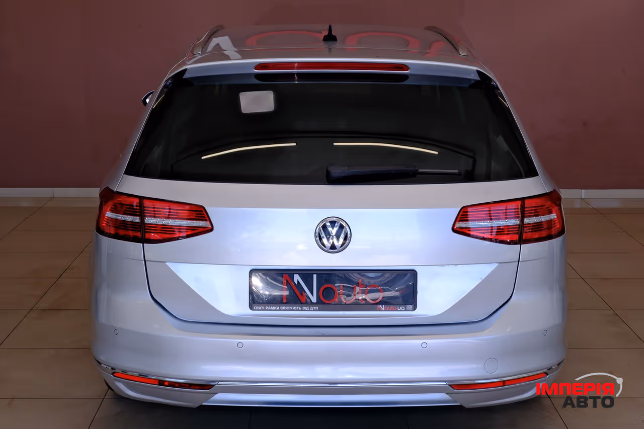 Volkswagen Passat - фото 6