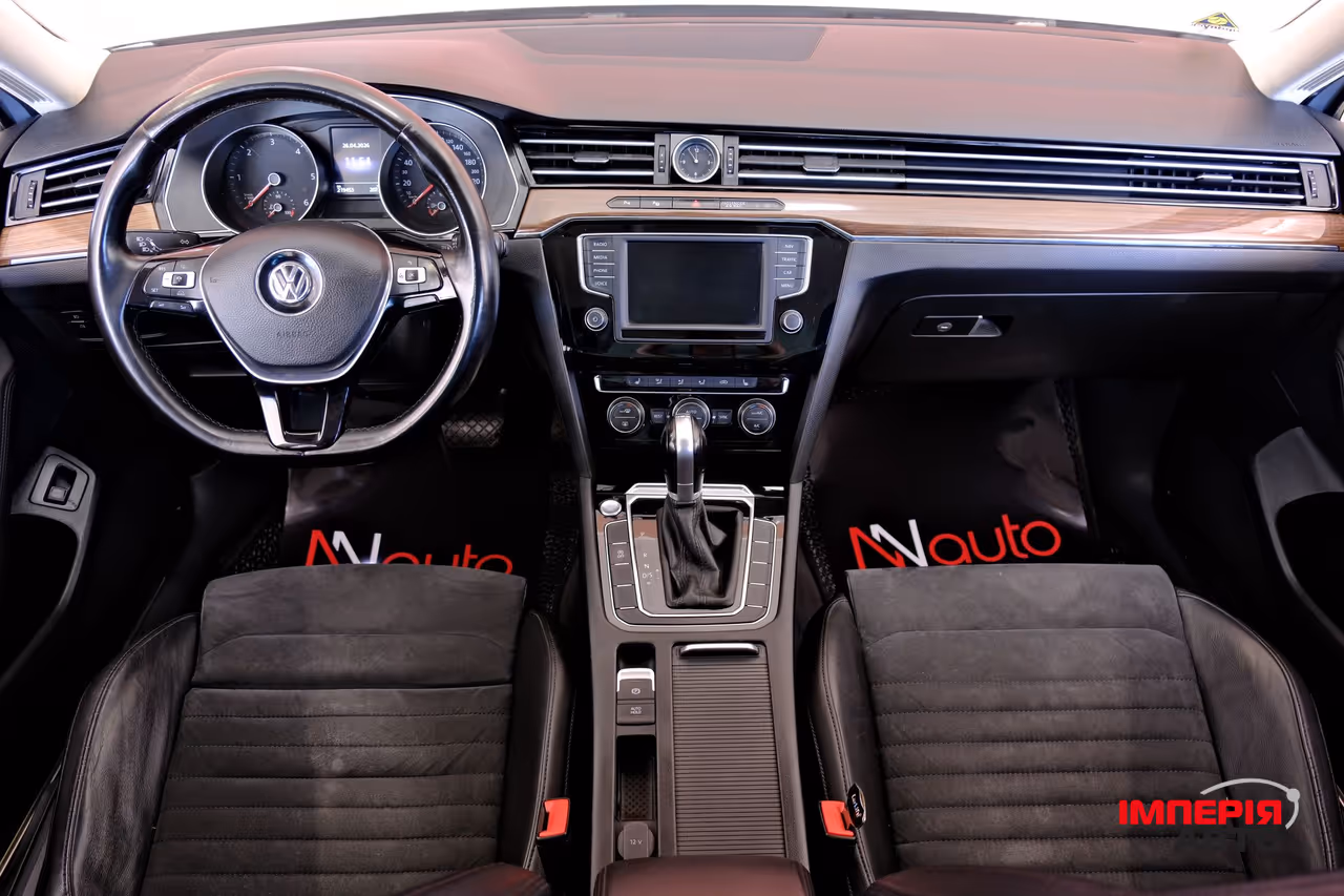 Volkswagen Passat - фото 7