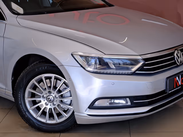 Volkswagen Passat - фото 3