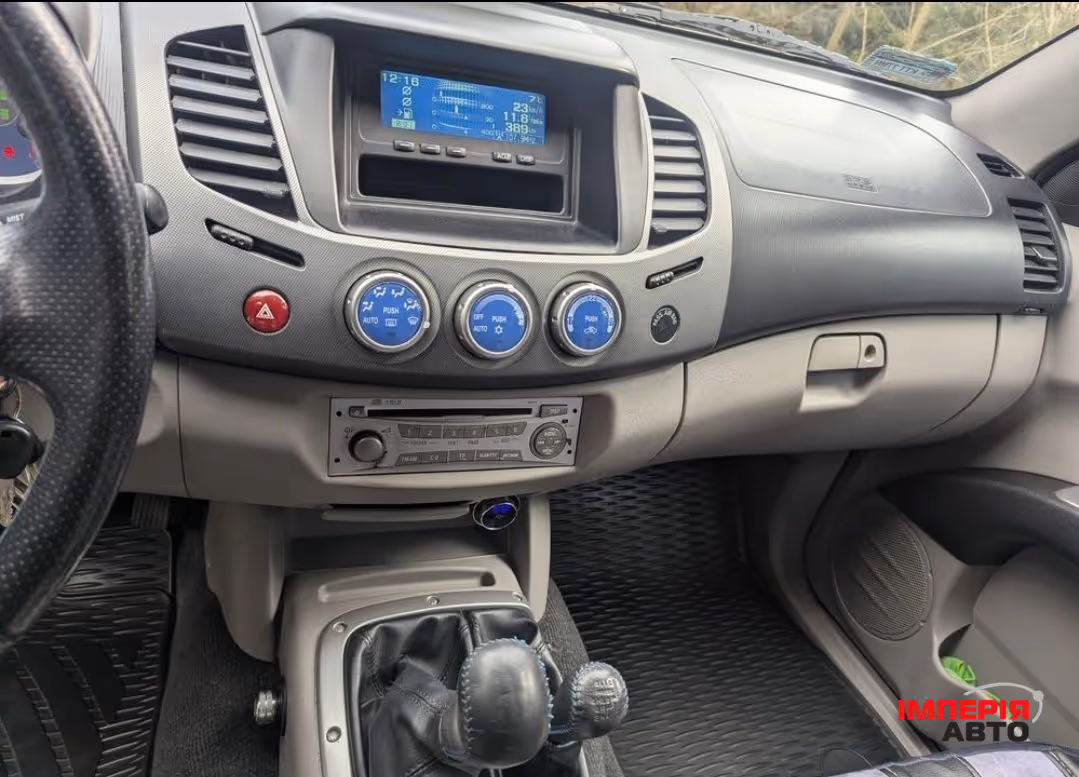 Mitsubishi L200 - фото 9