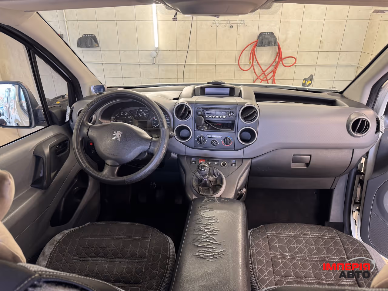 Peugeot Partner - фото 15