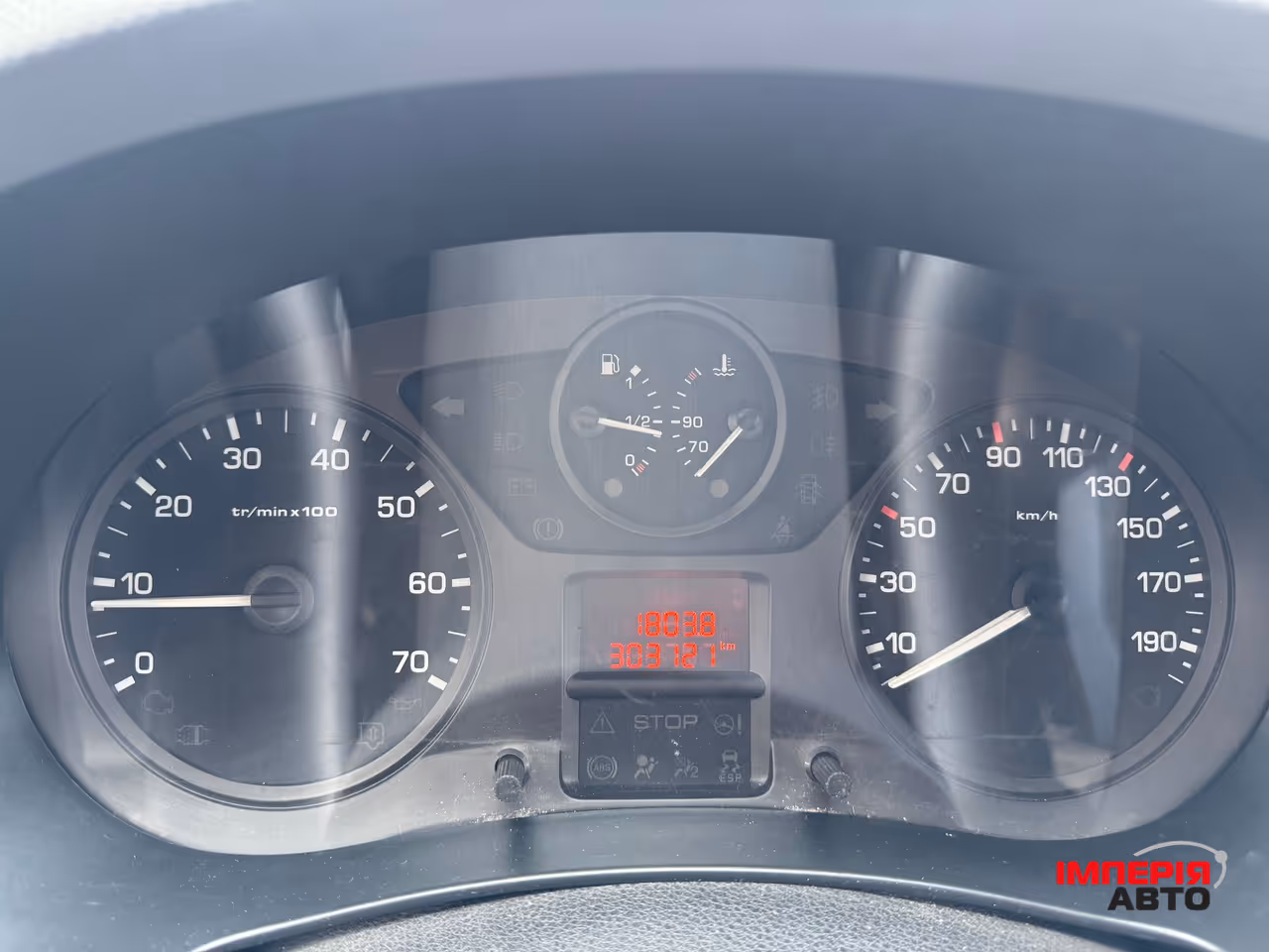 Peugeot Partner - фото 17