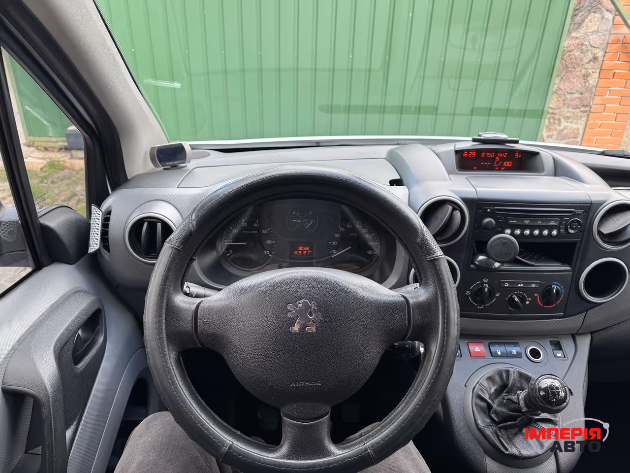Peugeot Partner - фото 16