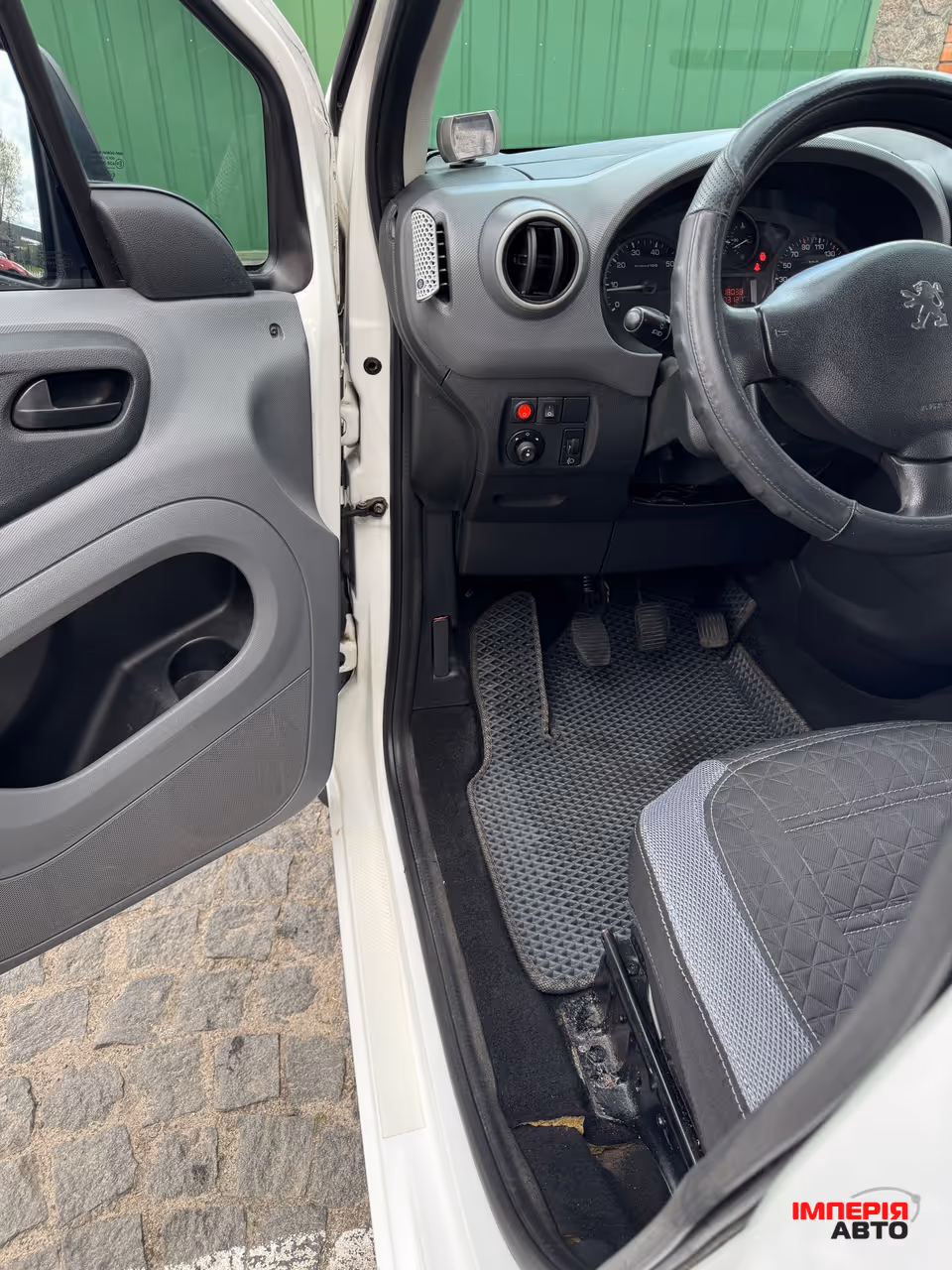 Peugeot Partner - фото 28
