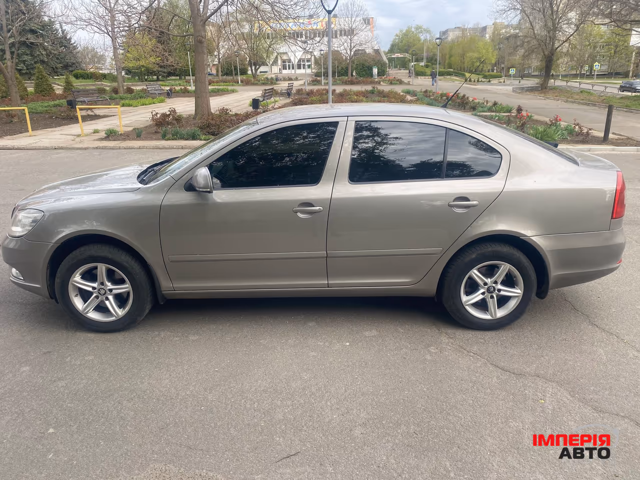 Skoda Octavia - фото 3