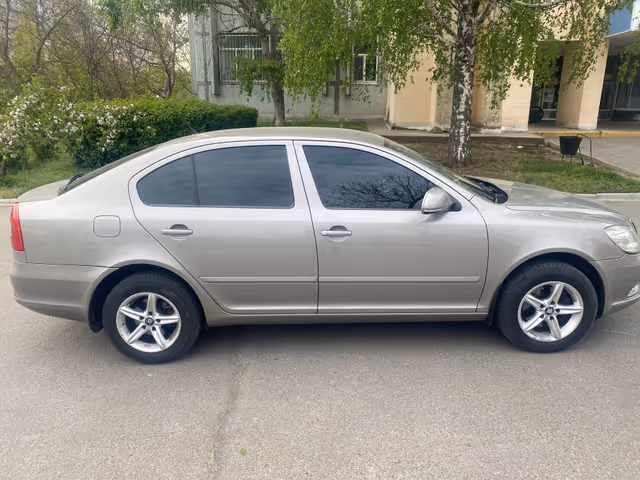 Skoda Octavia - фото 2