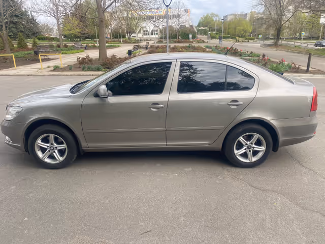 Skoda Octavia - фото 3