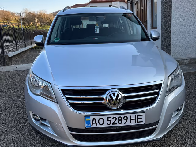Volkswagen Tiguan - фото 2