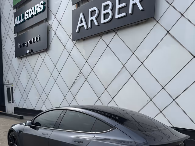 Tesla Model 3 - фото 4