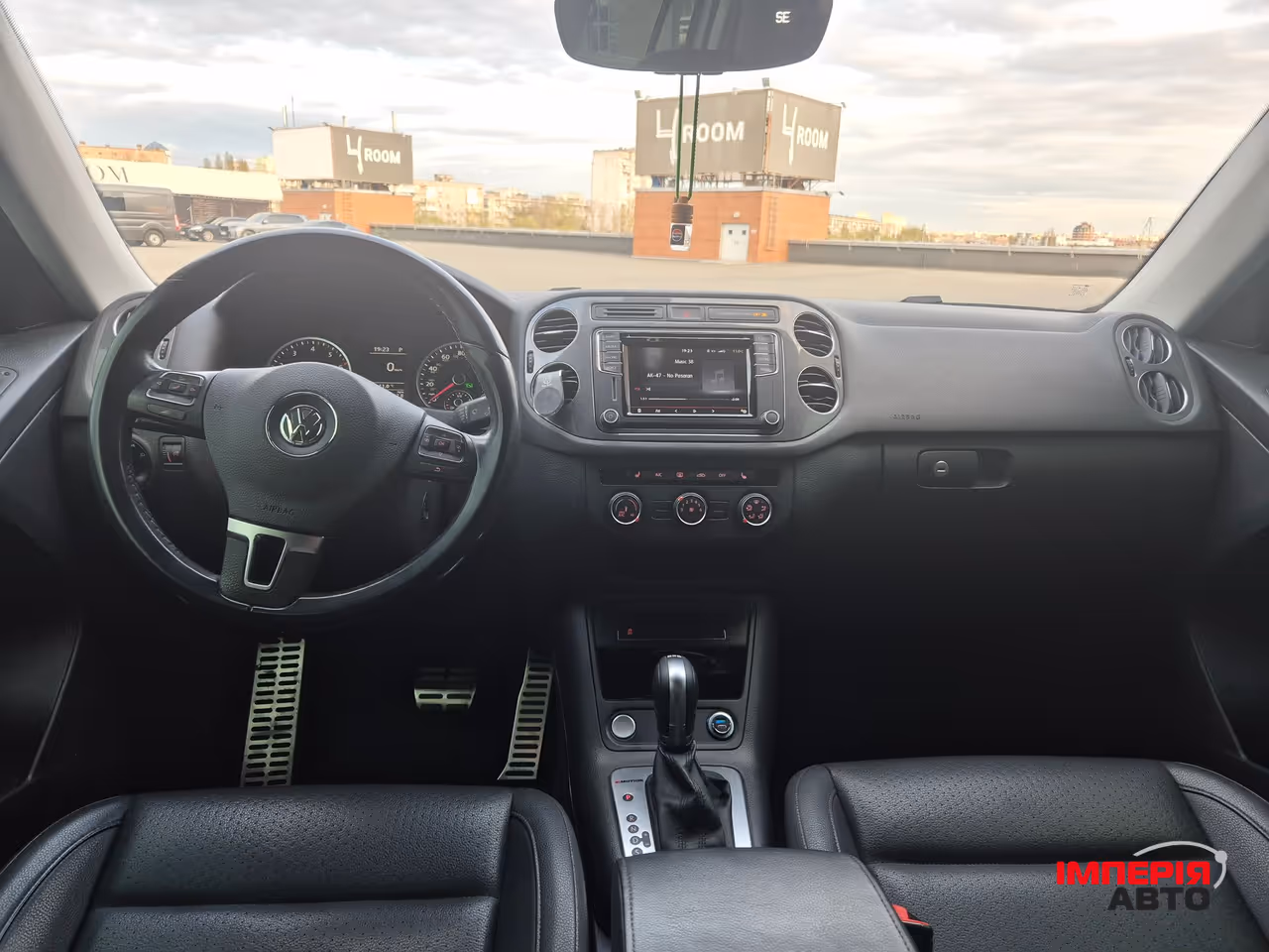 Volkswagen Tiguan - фото 13
