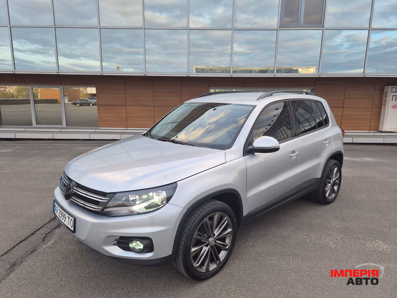 Volkswagen Tiguan - фото 5