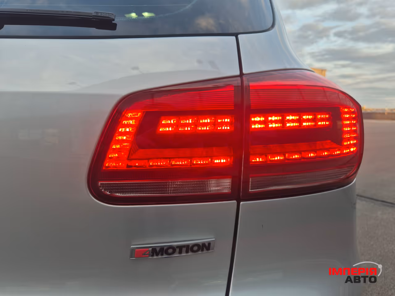 Volkswagen Tiguan - фото 8