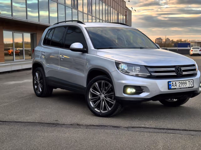 Volkswagen Tiguan - фото 1