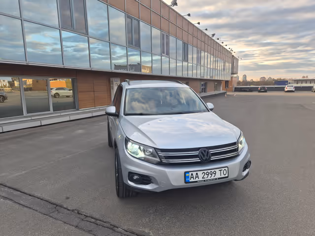 Volkswagen Tiguan - фото 3
