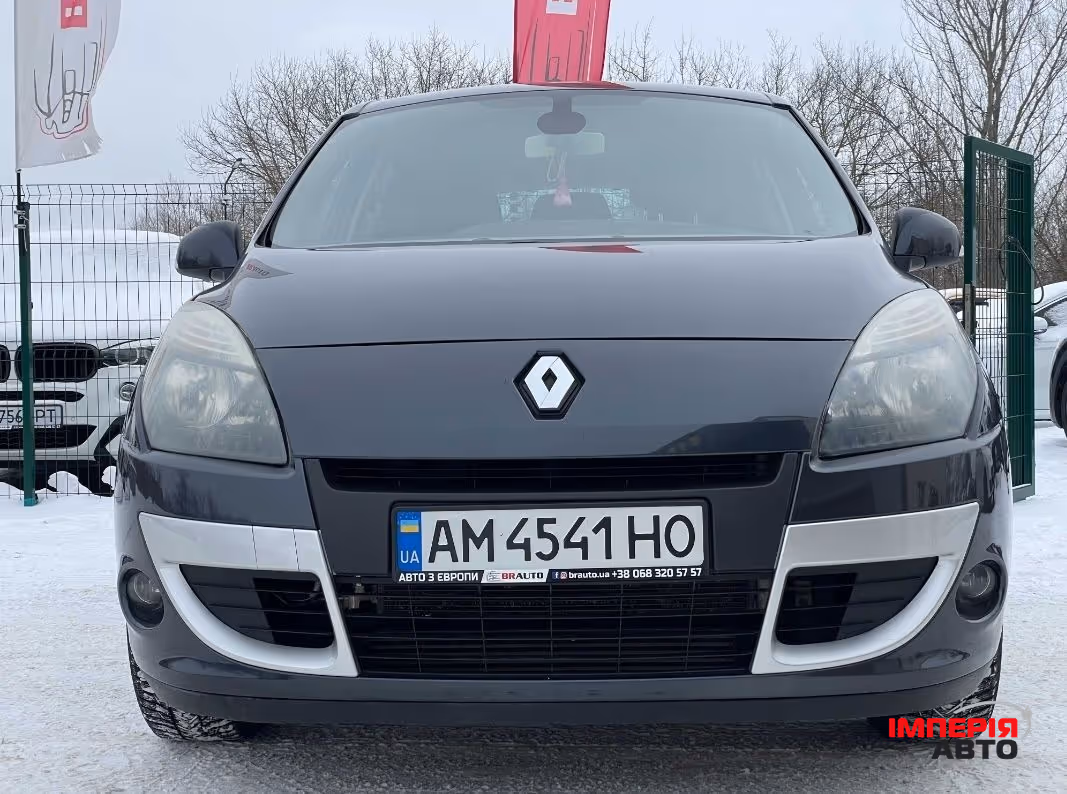 Renault Megane - фото 1