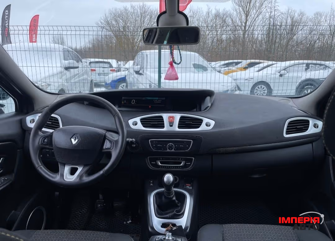 Renault Megane - фото 13