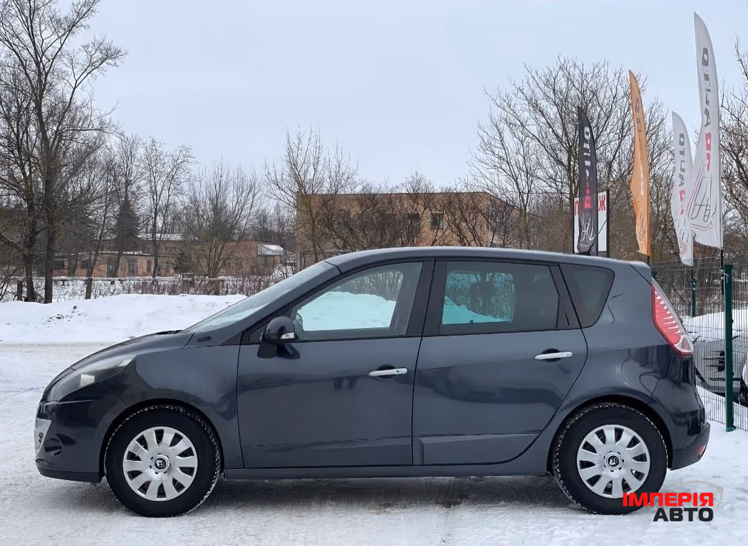 Renault Megane - фото 11