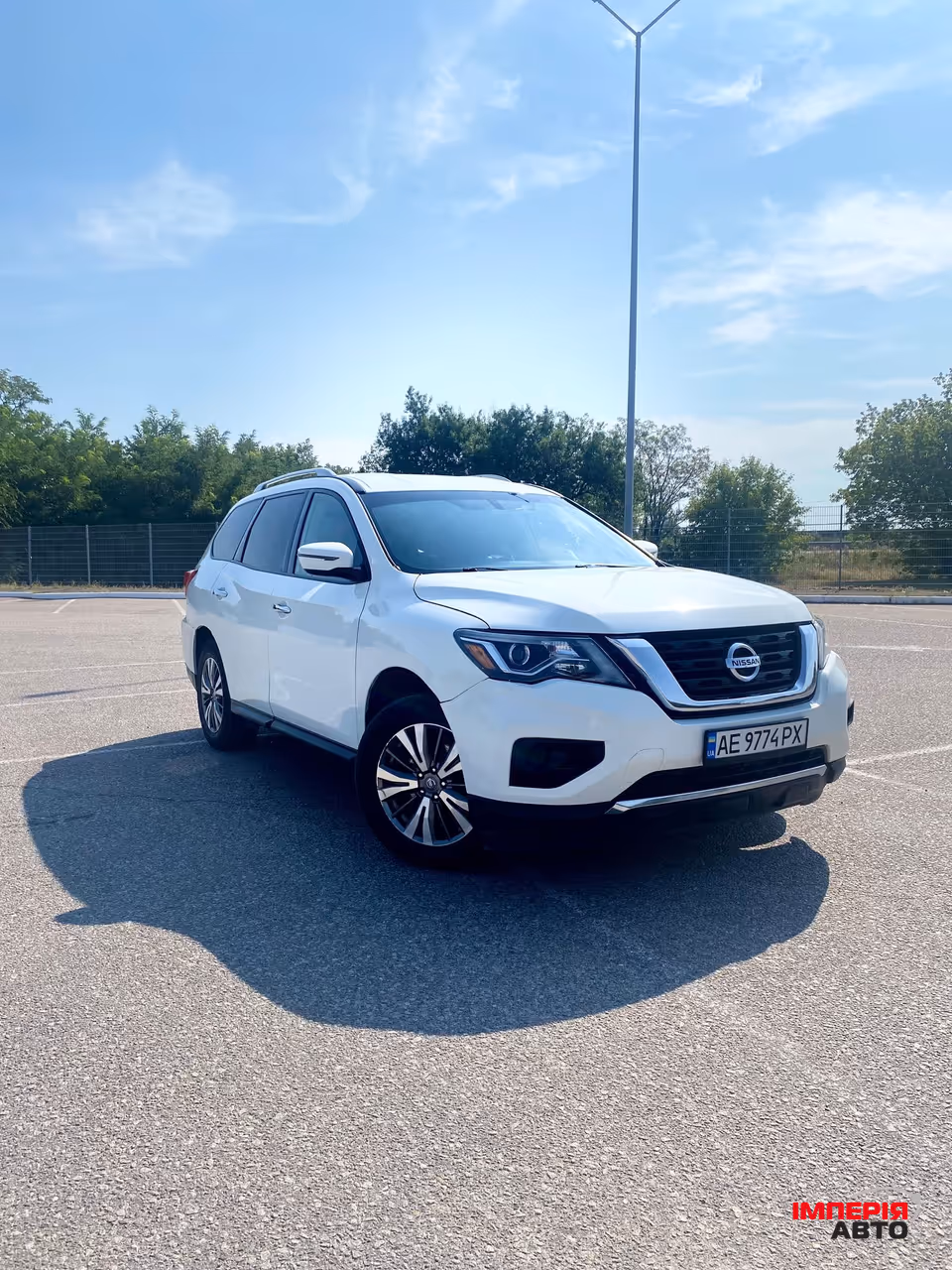 Nissan Pathfinder - фото 1