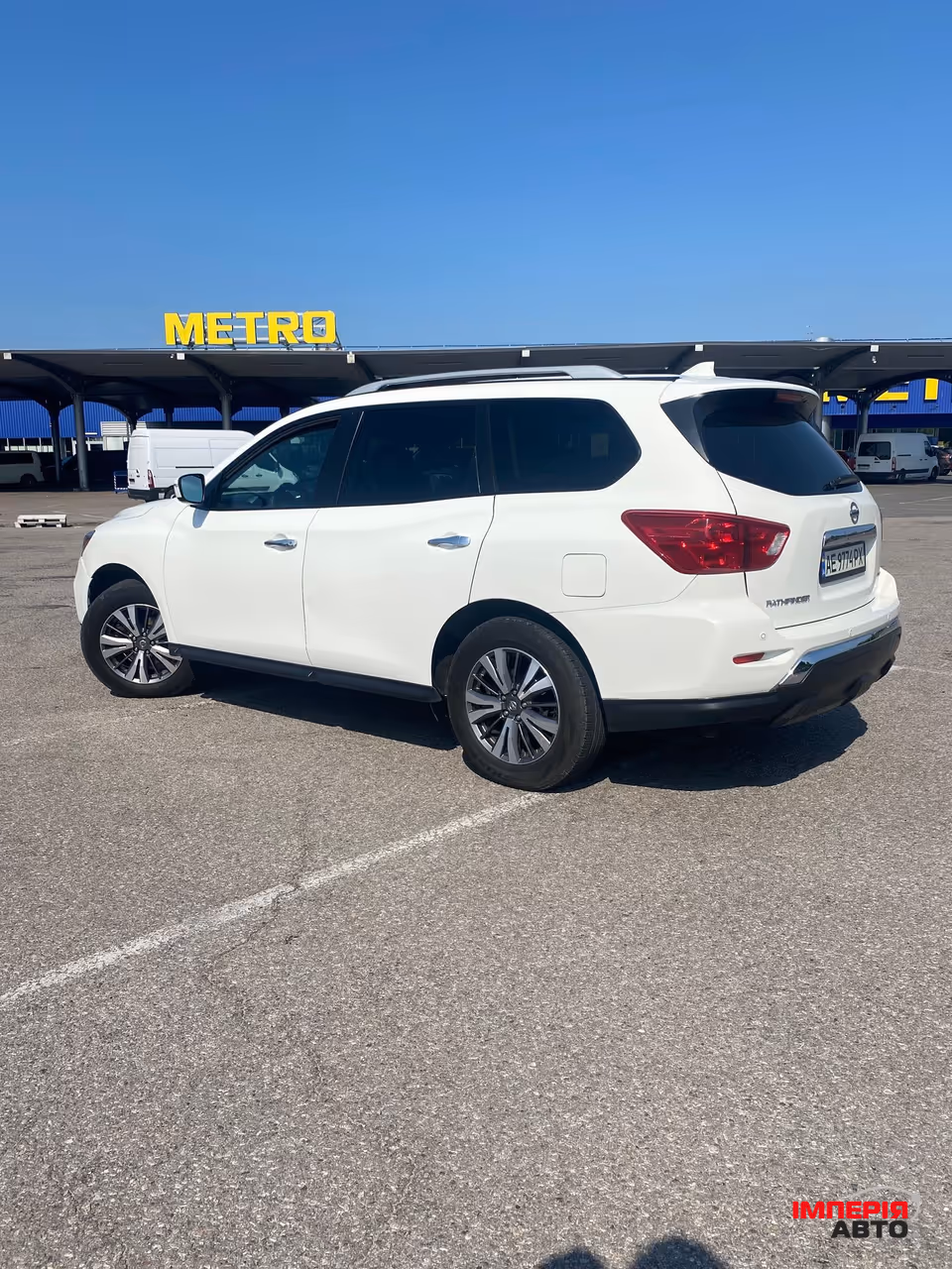 Nissan Pathfinder - фото 2