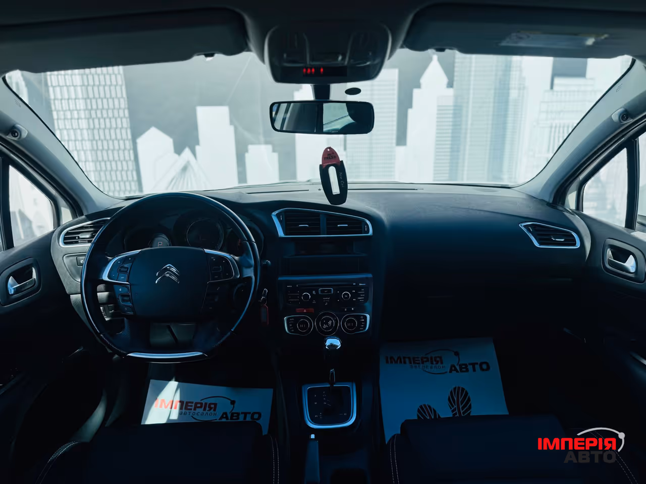 Citroen C4 - фото 9