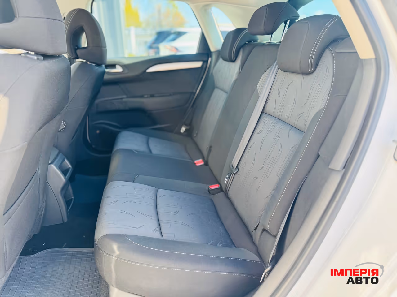 Citroen C4 - фото 8